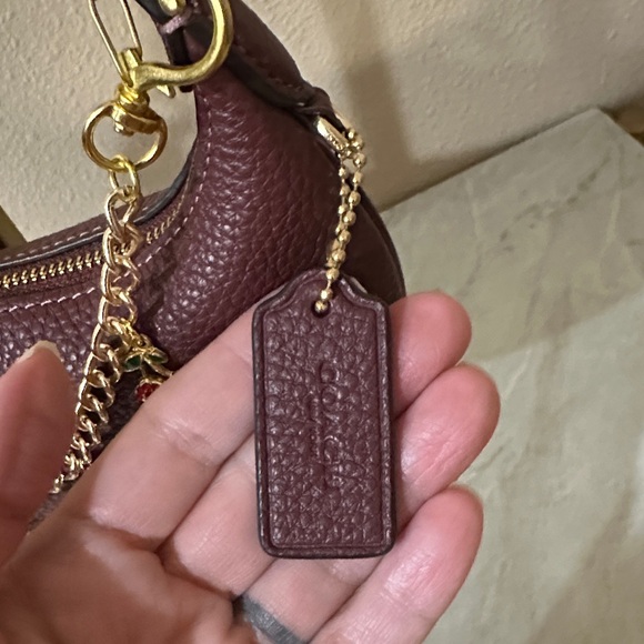 Coach Dark Red Leather Shoulder Bag with Gold Accents - Picture 3 of 8